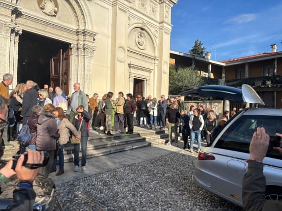 Varese, l’addio a Pierina Bettoni, madre di Lidia Macchi: «Ha sperato fino alla fine di conoscere il nome dell'assassino»