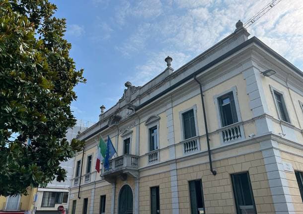 Sesto Calende - Lavori in corso a Sesto Calende per la nuova rotatoria di via Tortorino: investiti 400mila euro -  - Varese News