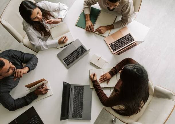 Annuncio di lavoro a pagamento - Opportunità ad Arona: Lbdi cerca un addetto ufficio stampa estero e account multilingue - Lavoro - Varese News