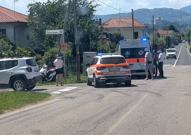 Taino - Scontro tra un’auto e una moto a Taino: ferita una donna di 23 anni -  - Varese News