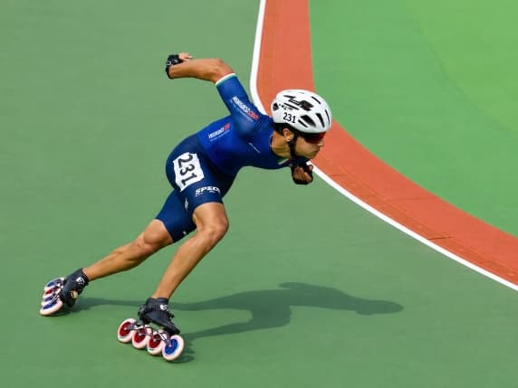 Edoardo Abis, pattinare e vincere a due passi da casa: al Cardano Skating tre medaglie europee con le rotelle. E ora il ghiaccio