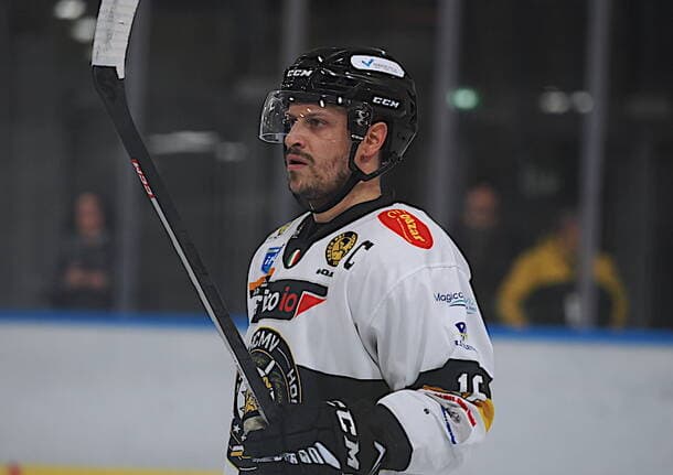 Hockey su ghiaccio - C’è solo un capitano: Andrea Vanetti prolunga con i Mastini - Sport - Varese News