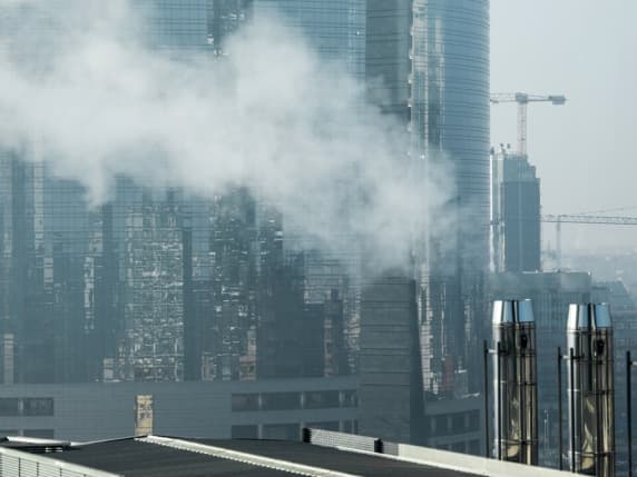 Accensione riscaldamenti, a Milano il 62% degli edifici è ancora energivoro: attesi nuovi bonus per riqualificare le case