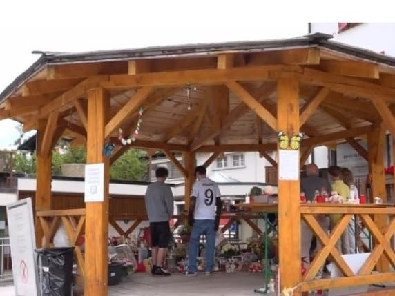 Crans-Montana, l'appello della mamma di Kean alle istituzioni: «Essere sopravvissuti non vuol dire che sia finita: cercate la verità fino in fondo»