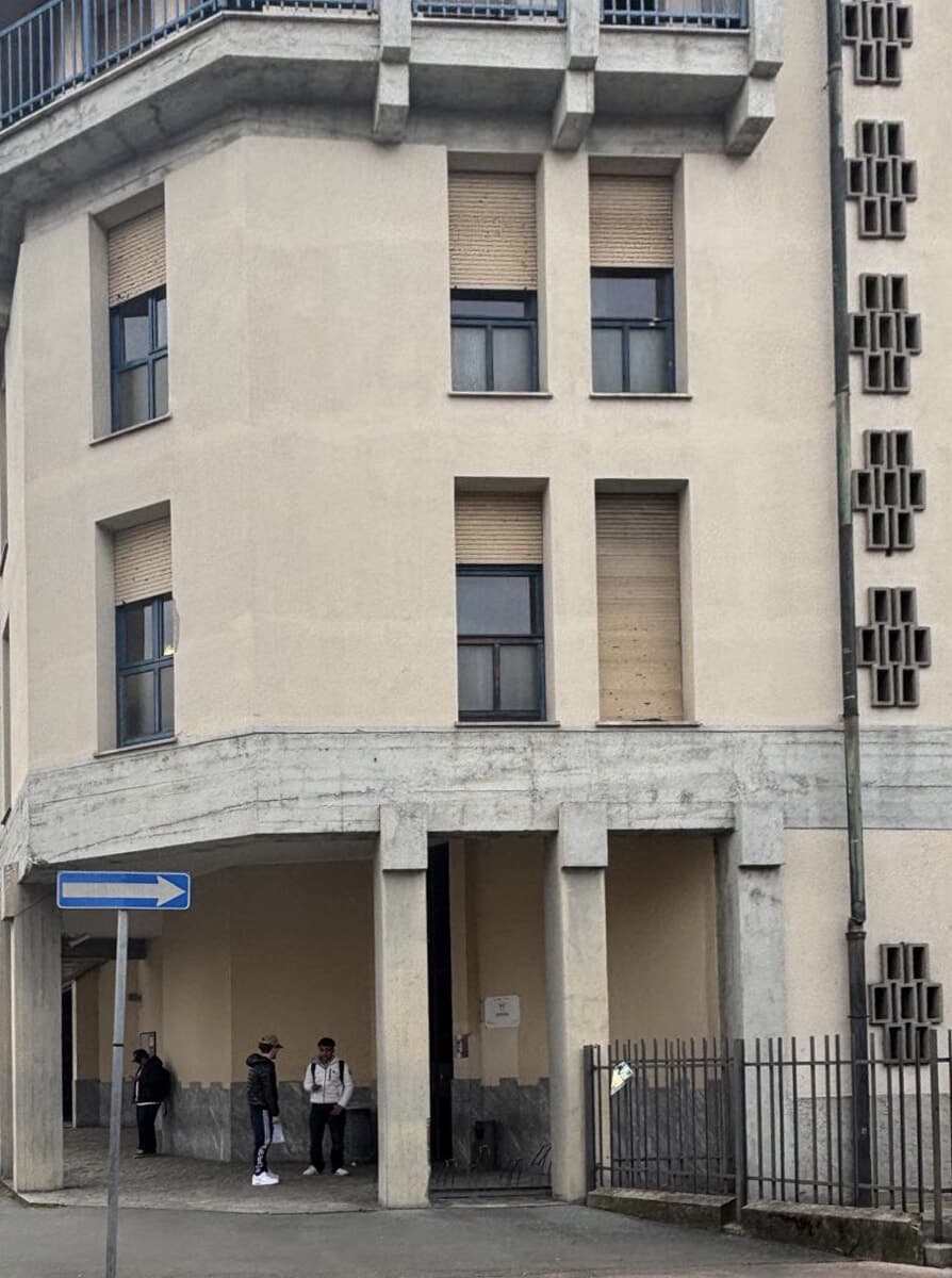 Consulenze e ville di lusso: dove sarebbero finiti milioni di soldi pubblici destinati alle scuole di fondazione Ikaros (una è milanese)