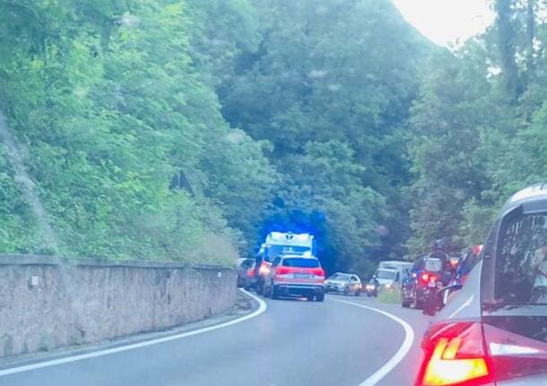 Valganna - Incidente sulla Statale 233, traffico in tilt: pesanti code in Valganna -  - Varese News