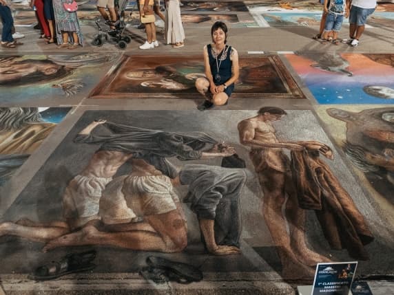 Curtatone, Giulia e Alice Monzani, gemelle e madonnare vincono alla Fiera delle Grazie: «Una passione trasmessa da nostra madre»