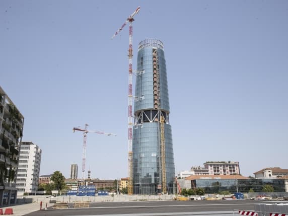 Milano, tra i «tall building»: la ripartenza «verticale» come segnale per il futuro della città