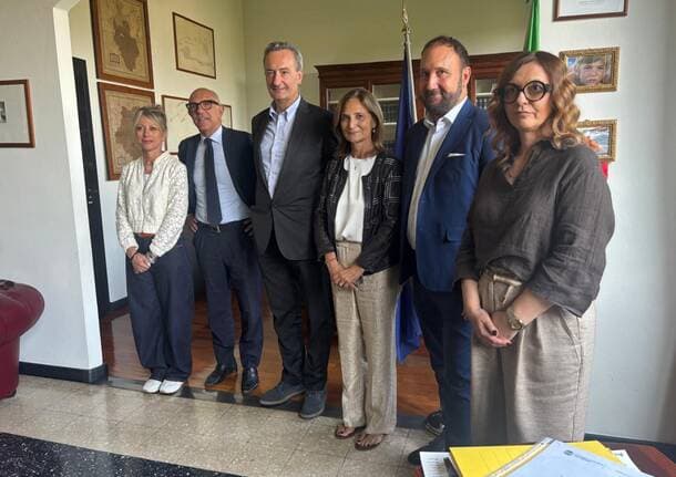 Varese - Sconti agli universitari: accordo Insubria e Confesercenti per ‘salvare’ il centro di Varese -  - Varese News