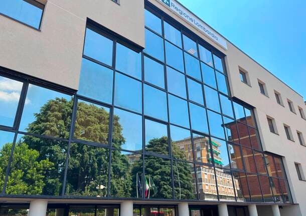 Varese - Anche a Varese il tour di Regione Lombardia sull’housing sociale: 96 milioni per ristrutturare 2.500 alloggi da destinare a lavoratori e famiglie - Varese Laghi - Varese News