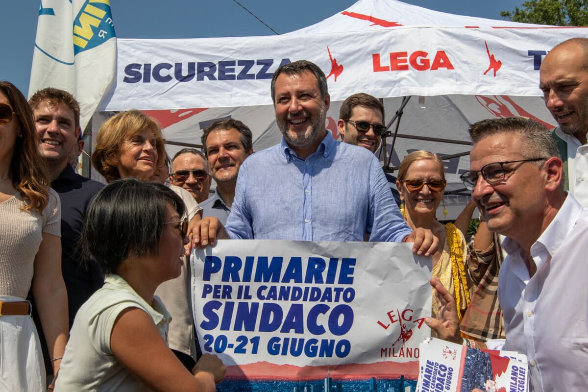 Gazebo della Lega per scegliere il sindaco. Salvini: “Noi tra la gente, la sinistra è nei salotti”