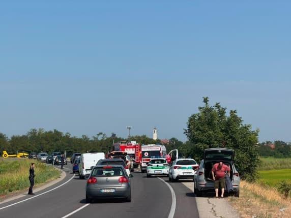 Incidente a Cassolnovo, auto finisce in un fosso e si ribalta. Muore la madre, feriti i due figli di 11 e 14 anni