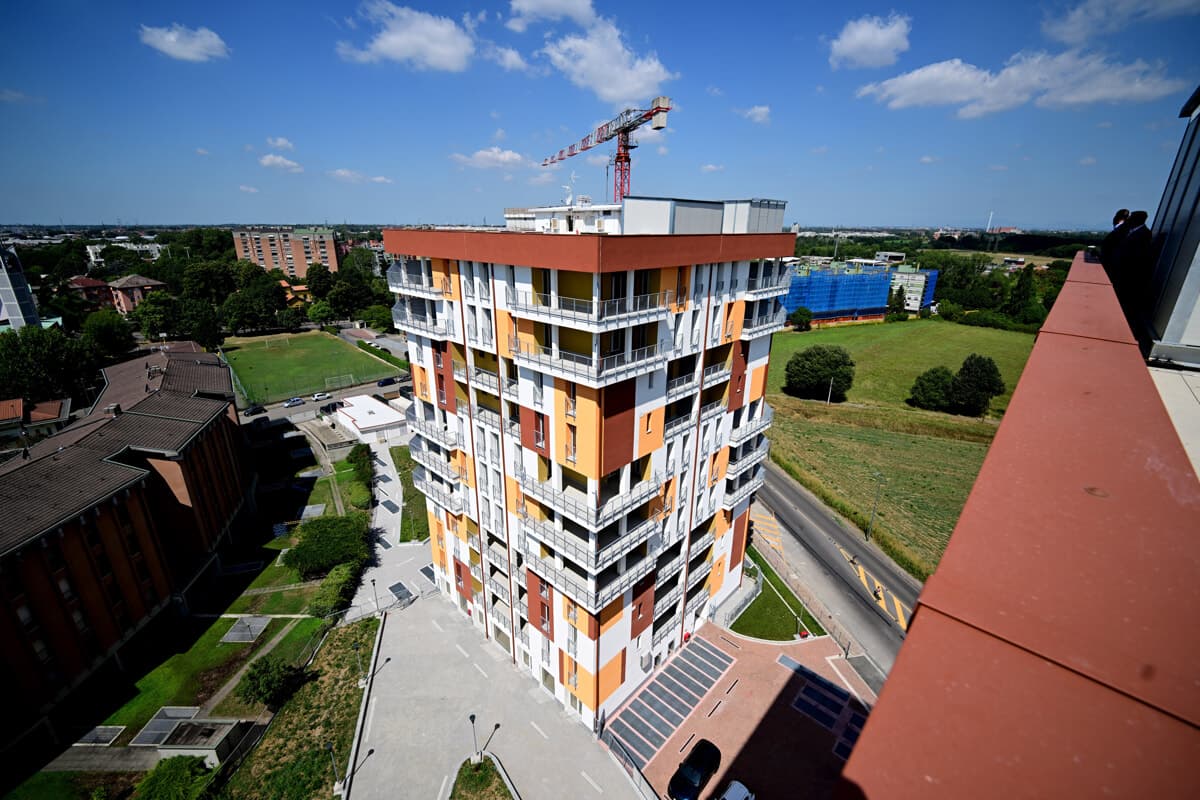 Pronta la terza torre di Quinto Romano: a Milano nasce il nuovo quartiere con 180 case popolari green