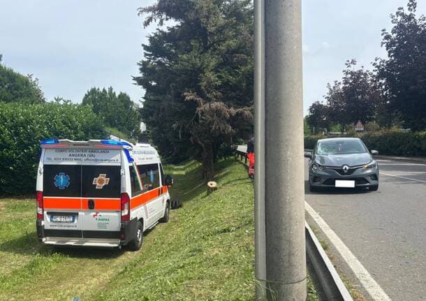 Solbiate Arno - Travolto e sbalzato mentre lavora al verde pubblico a Solbiate Arno: grave un uomo di 63 anni - Varese Laghi - Varese News
