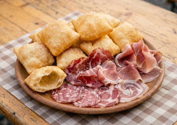 Bisuschio - Evento sponsorizzato - Torna la Sagra del Gnocco Fritto a Bisuschio: due weekend di gusto, musica e solidarietà - Tempo libero - Varese News