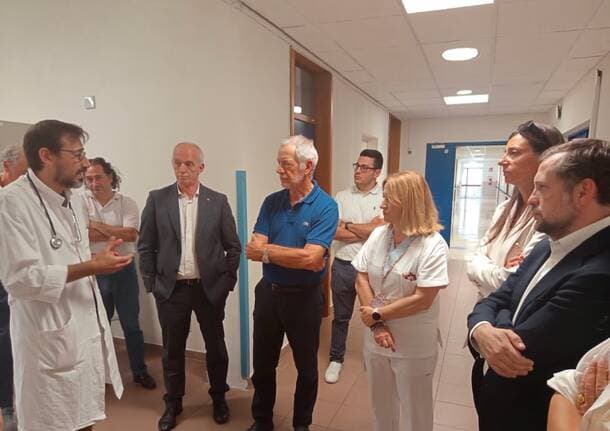 Varese - Fontana e Bertolaso in visita all’Asst Sette Laghi: “Sanità tra le migliori al mondo”. Ma la burocrazia frena opere attese da anni -  - Varese News
