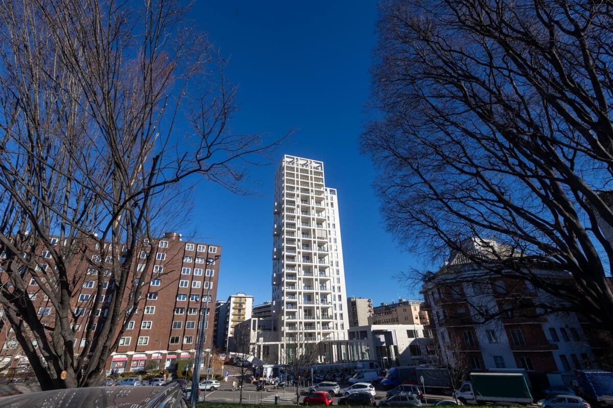 Tutti assolti per il caso della Torre di via Stresa, è la prima sentenza sull'urbanistica a Milano