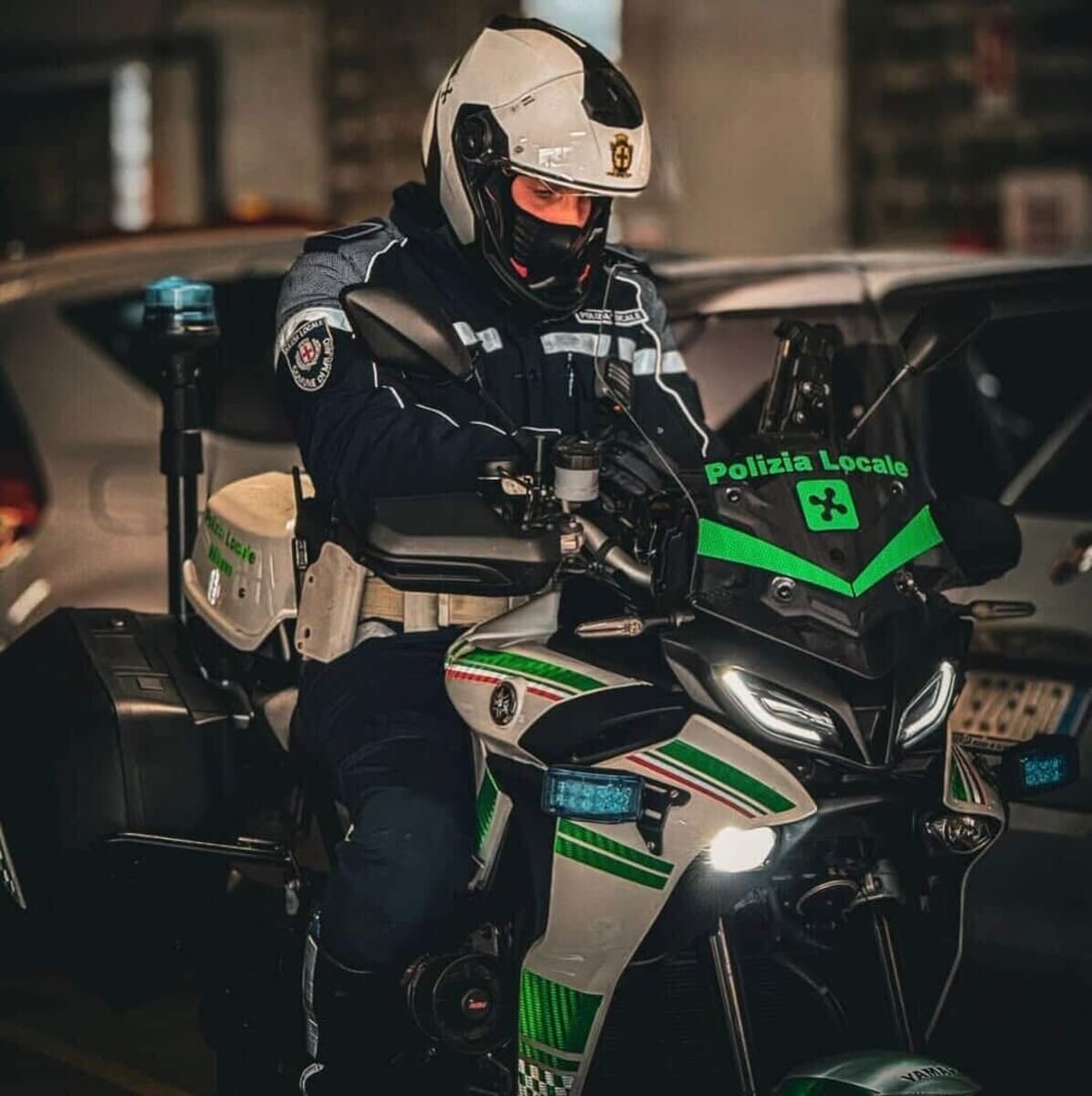 La curva stretta, poi lo schianto a 180 km orari per inseguire il suv: come è morto l'agente della polizia locale Francesco Imprezzabile