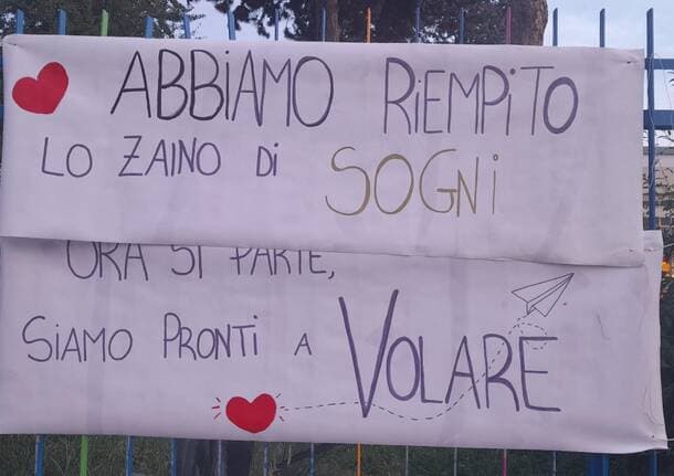 Busto Arsizio - Emozioni e nuovi inizi, la festa dei diplomi all’Istituito De Amicis di Busto Arsizio -  - Varese News