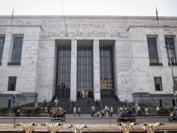 Abusi di mercato, sequestro preventivo per tre società del gruppo Ops quotate in Borsa: 10 indagati e frode da oltre 30 milioni di euro
