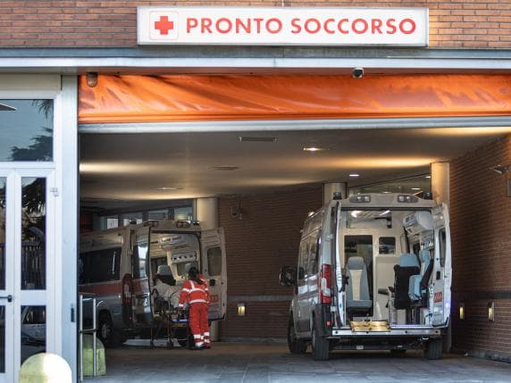 Milano Niguarda, donna incinta operata con il figlio in utero per distaccamento dell'aorta. L'intervento e il parto hanno avuto esito positivo