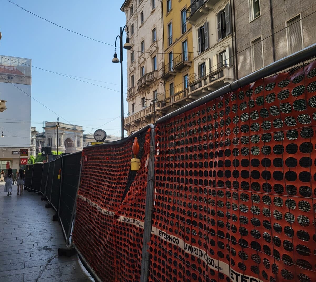 Spostarsi a Milano ad agosto sarà molto più difficile: cantieri, metro chiuse e deviazioni