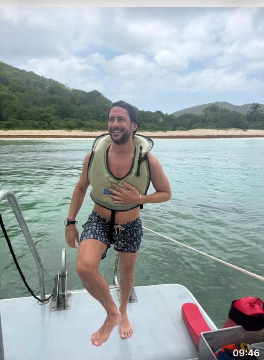 Cade dalle scale dell'hotel in Messico, Massimiliano Gatti muore a 38 anni mentre è in vacanza: abitava a Basiglio