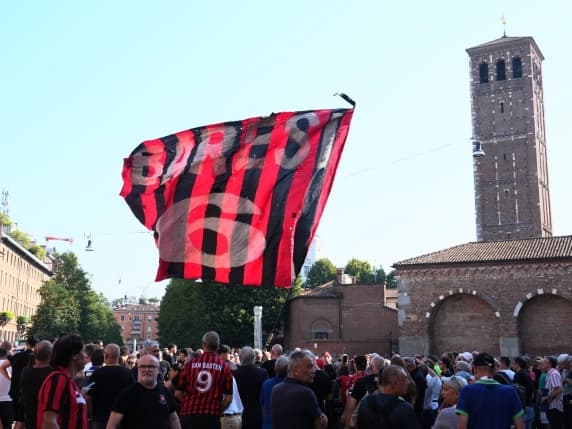 Franco Baresi, oggi i funerali dell'«eterno capitano» a Sant'Ambrogio. Il Milan in trasferta in Australia lo ricorderà con coreografie speciali nel derby con l'Inter