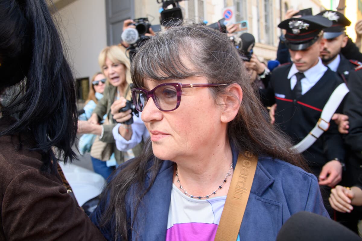 Daniela Ferrari (madre di Sempio) ha tentato il suicidio, la conferma degli avvocati: "Ricoverata in Rianimazione"