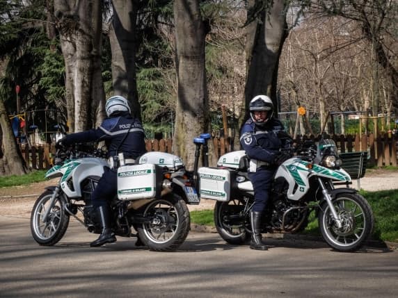 Tragedia a Peschiera Borromeo: agente della polizia locale morto durante l'inseguimento a un'auto pirata