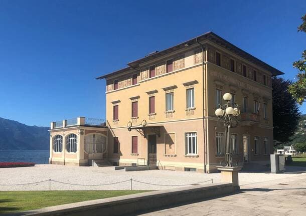 Luino - A Luino torna “Color of the Year”: il Pantone Cloud Dancer ispira artisti e poeti - Cultura - Varese News