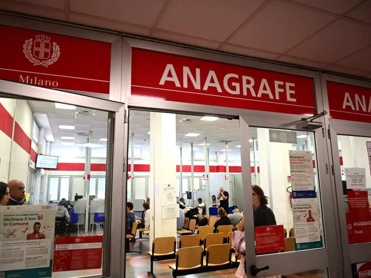 Milano, corsi anti pregiudizi obbligatori per tutti i dipendenti del Comune