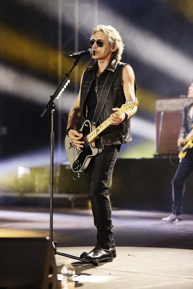 Ligabue a San Siro, in 57mila sotto il cielo di Milano: il figlio nella band, l'attualità e "stop alle guerre"