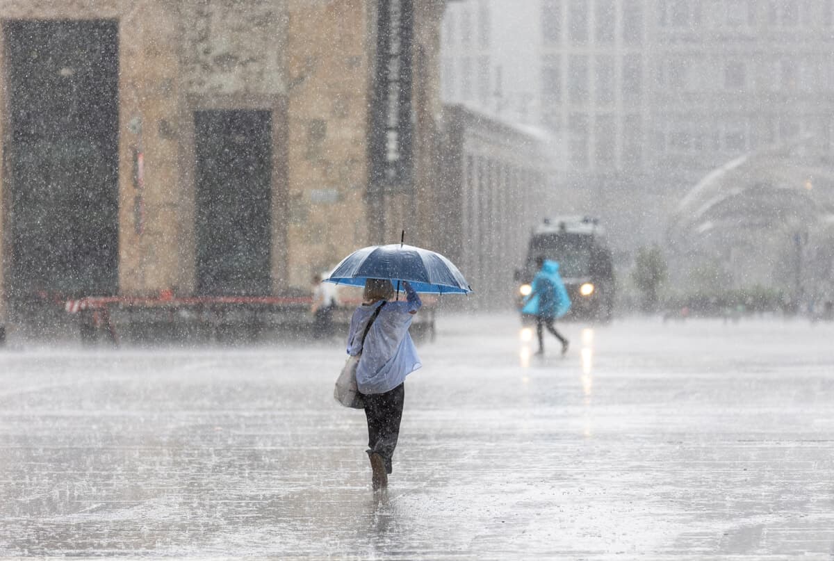 Temporale a Milano, scatta l'allerta anche per vento forte