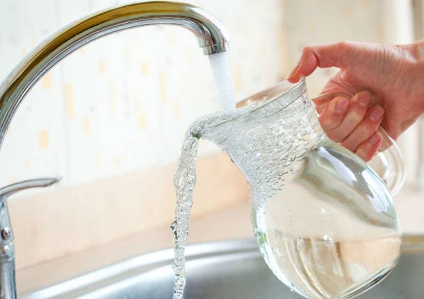 Luvinate - “Dobbiamo verificare la qualità dell’acqua”, a Luvinate falsi addetti tentano di entrare nelle case -  - Varese News