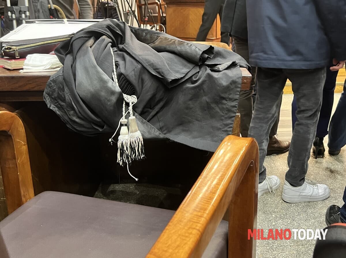La scusa di un tatuaggio, poi la violenza sessuale in un casolare: 33enne condannato a 10 anni