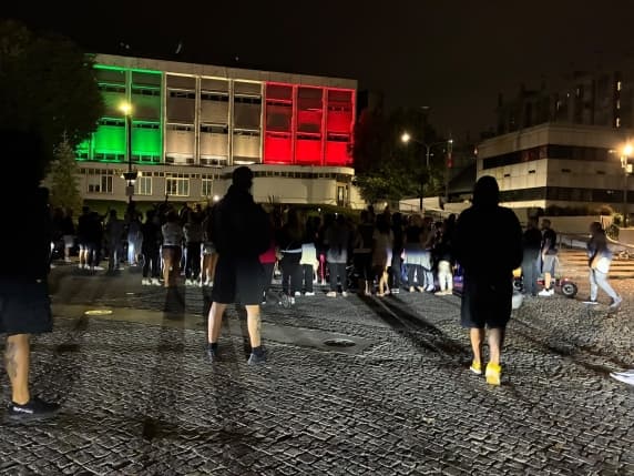 Rozzano, tra i residenti in corteo: «Non è una ronda, siamo esasperati». Il Comune: «Timori che la situazione possa degenerare»
