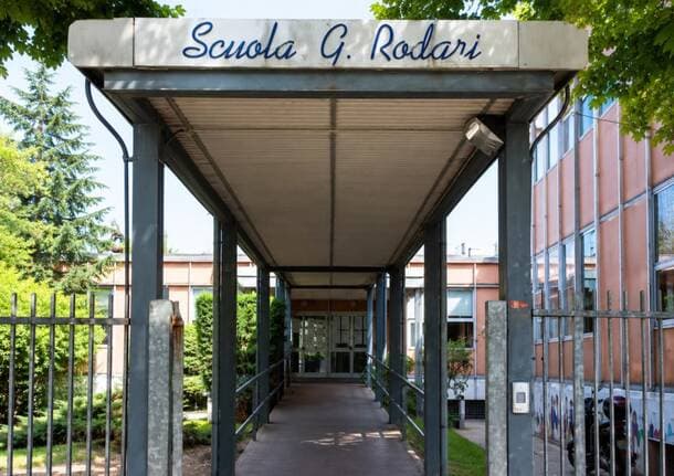 Saronno - Al via la demolizione della vecchia scuola Rodari di Saronno -  - Varese News