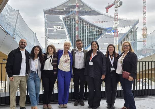 Milano - Dentro il cantiere di CityWave: il FAI apre l’onda di vetro e cemento di CityLife Milano - Archivio - Varese News