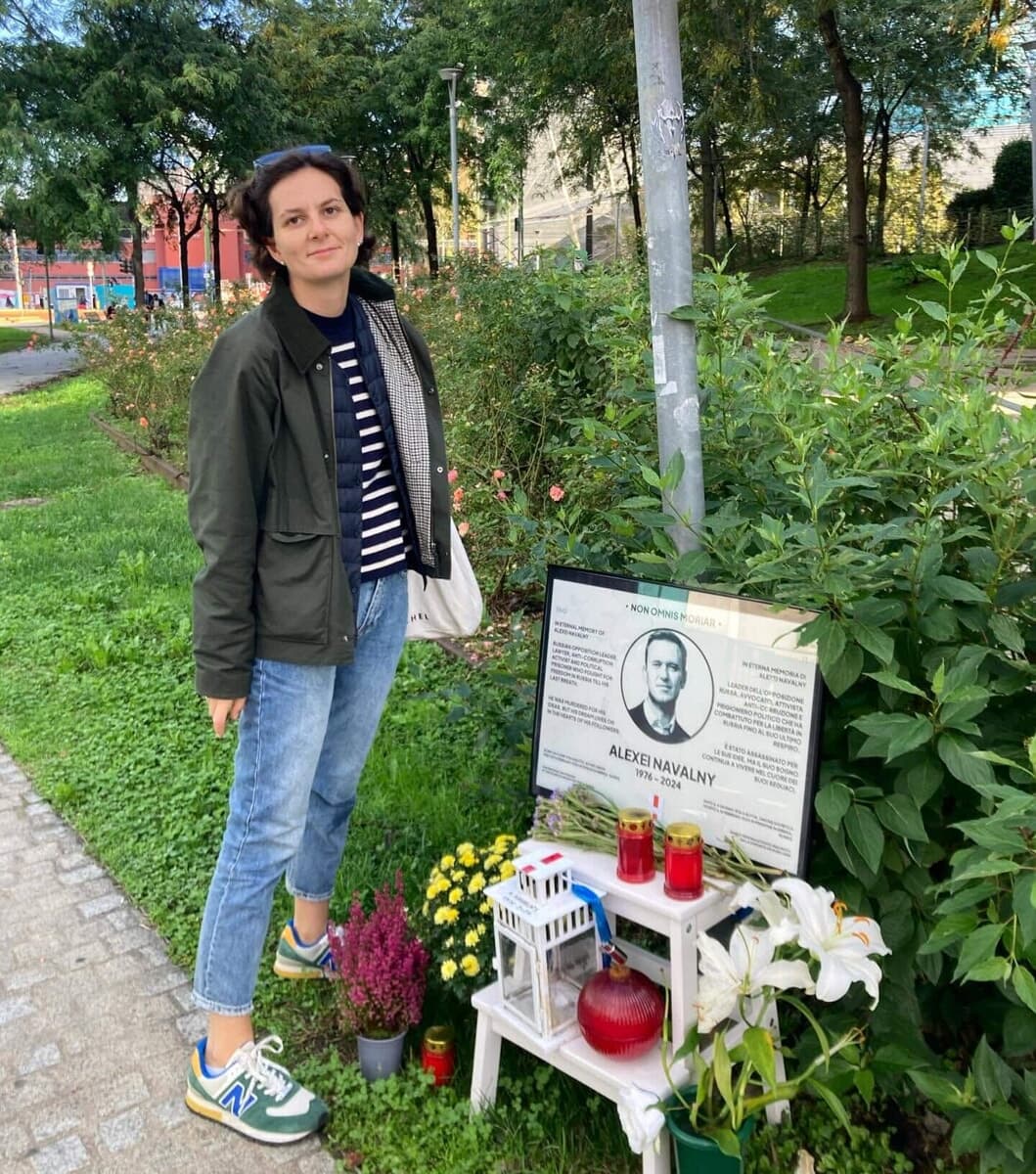 Maria Mikaelyan, l'attivista russa di Milano dichiarata "agente straniero" da Mosca: "Non mi fermeranno"