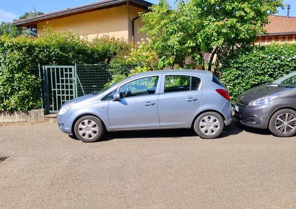 Travedona Monate - “A Travedona Monate siamo ostaggi delle auto dei turisti diretti alla spiaggia” -  - Varese News