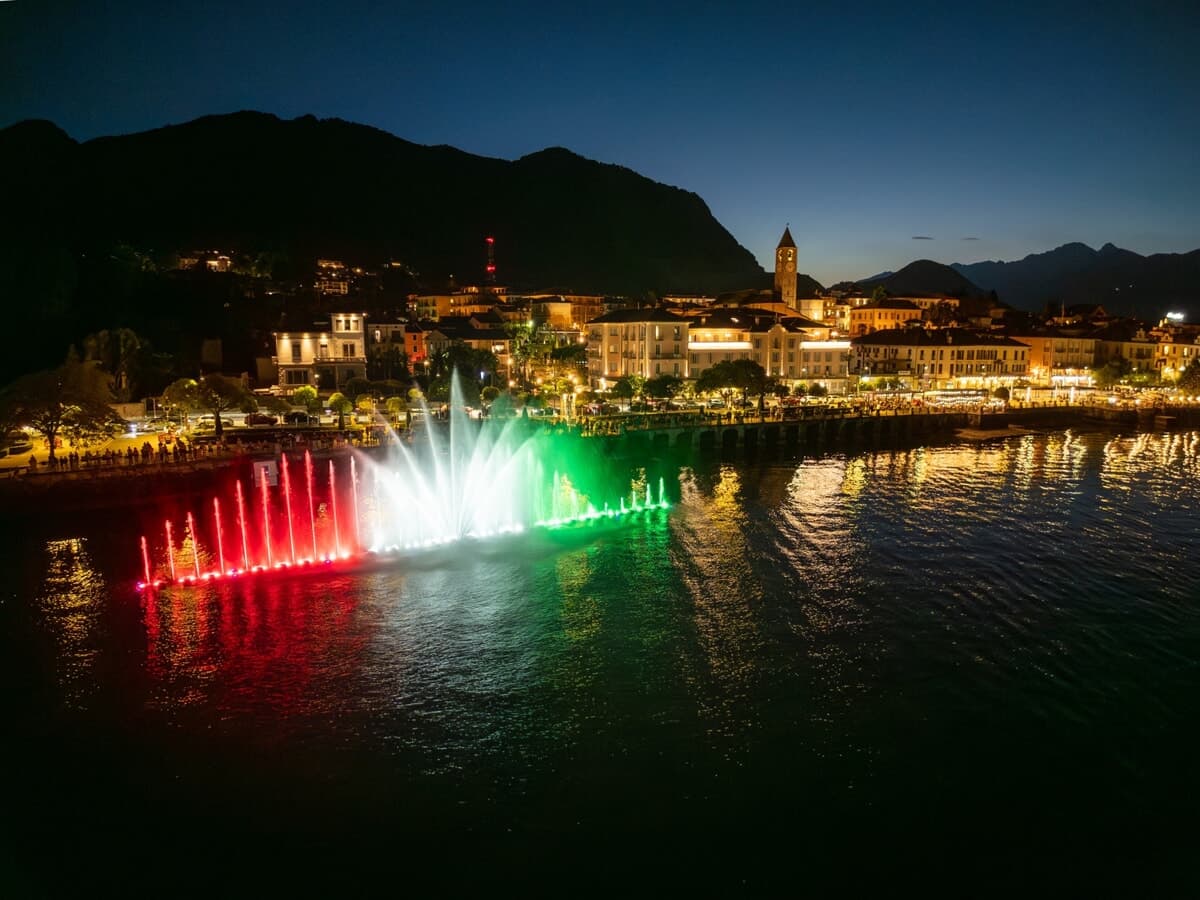 Agosto si illumina tra Lago Maggiore e Ossola: fontane danzanti, regate in notturna e fuochi d'artificio