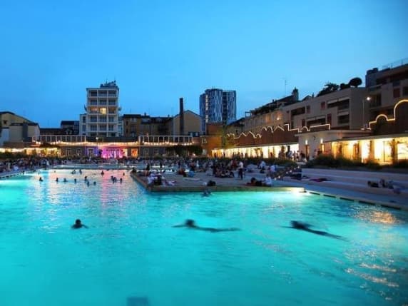 Caldo a Milano, in arrivo un weekend torrido: ai Bagni Misteriosi si può fare il bagno anche di sera fino alle 22