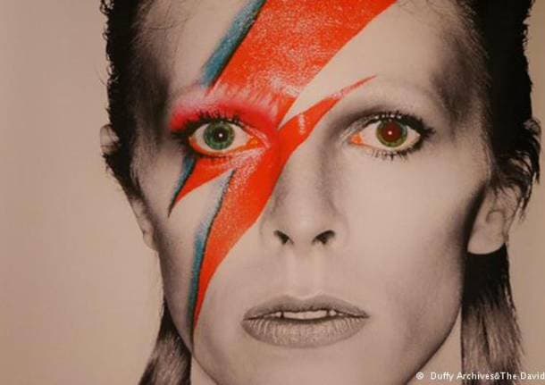 Musica - A Materia ritorna il discoforum: una serata di ascolto e analisi su David Bowie -  - Varese News